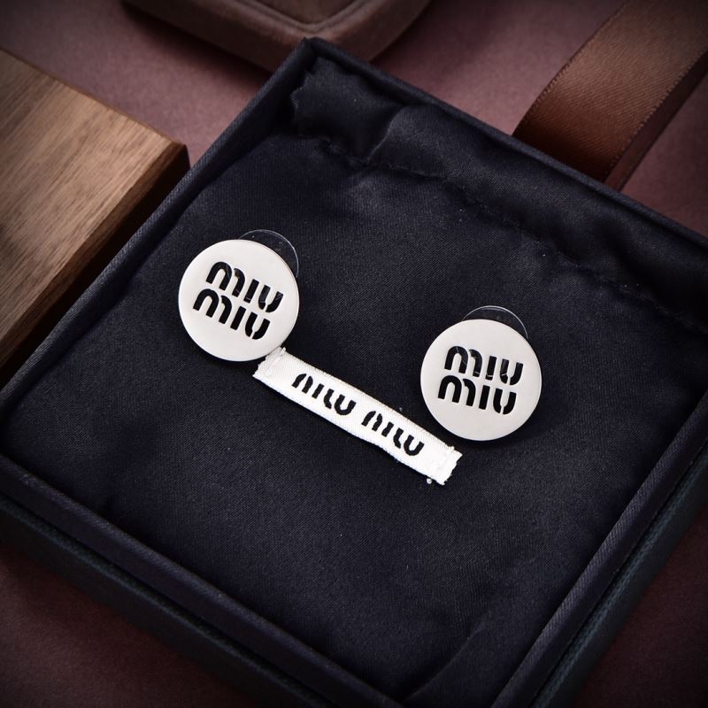 M*um*u